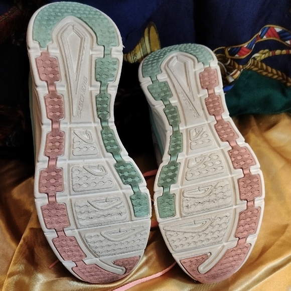 Skechers Blue and Pink Sneakers with Breathable Mesh - Picture 6 of 7